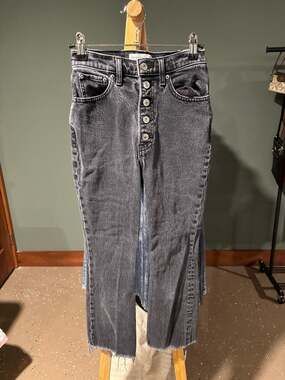 Abercrombie & Fitch The Kick Flare Ultra High Rise Button Fly Jeans Size 24/00s
